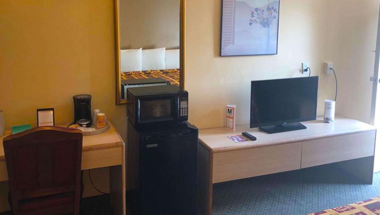 M Star Motel